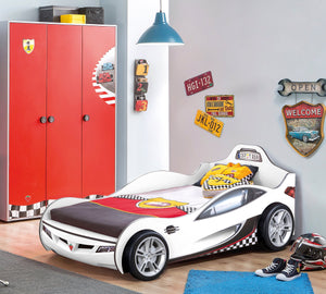 Letto Auto Per Bambini 90x190 Cm Con Design Sportivo e Ruote Tridimensionali
