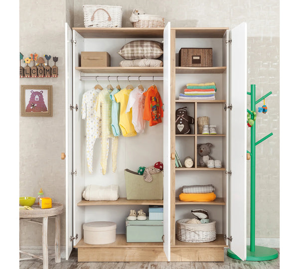 Camera Completa Natura Baby: Lettino Evolutivo, Armadio 3 Ante e Cassettiera con Tavolo + Materasso in Omaggio