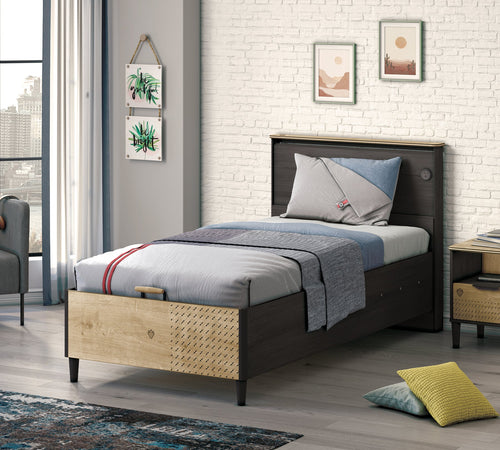 Bett mit schwarzem Untergestell