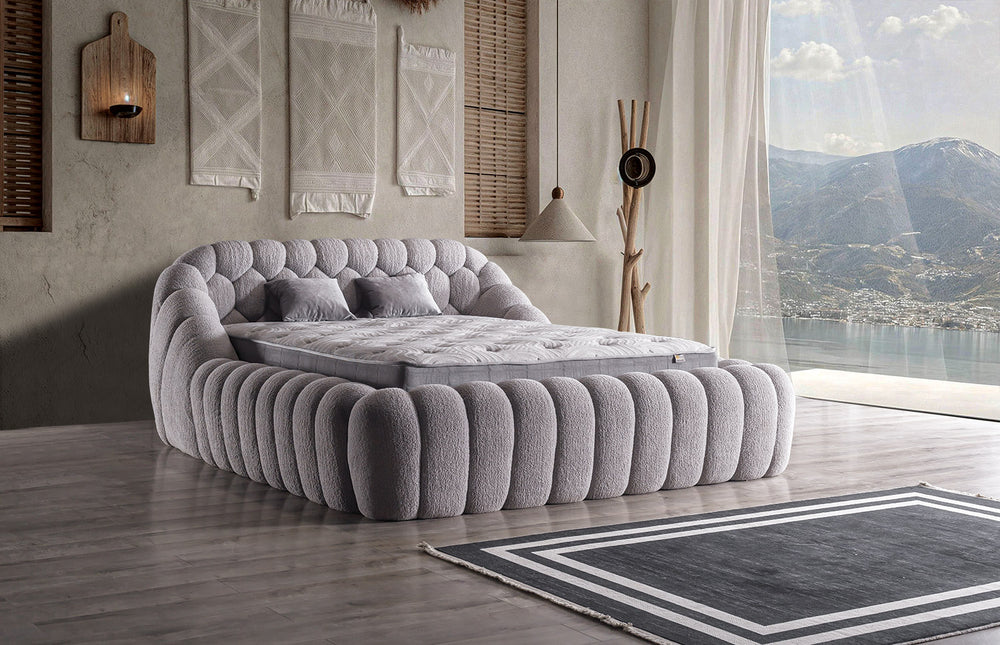 Letto Matrimoniale Graz in Tessuto Bouclé con Design a Coste