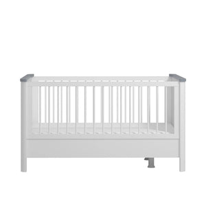 Aden convertible crib 60x120 cm front view
