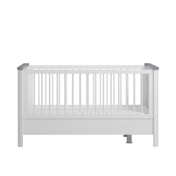 Aden convertible crib 60x120 cm front view