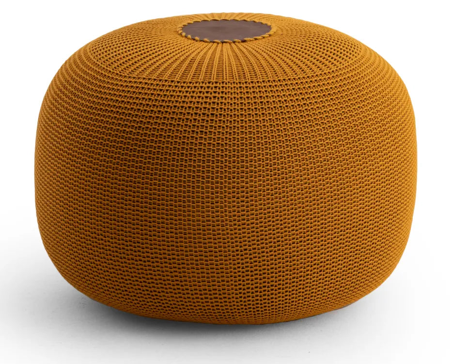 Pouf Buta in Maglia SenapePouf Buta in Maglia – Colori Caldi per un Tocco Bohem