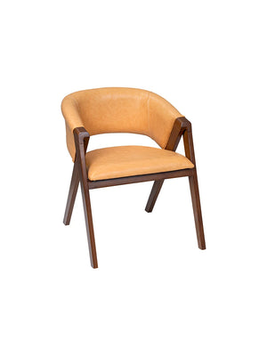 Poltroncina da pranzo Compasso in ecopelle cuoio con gambe in legno noce, vista di tre quarti