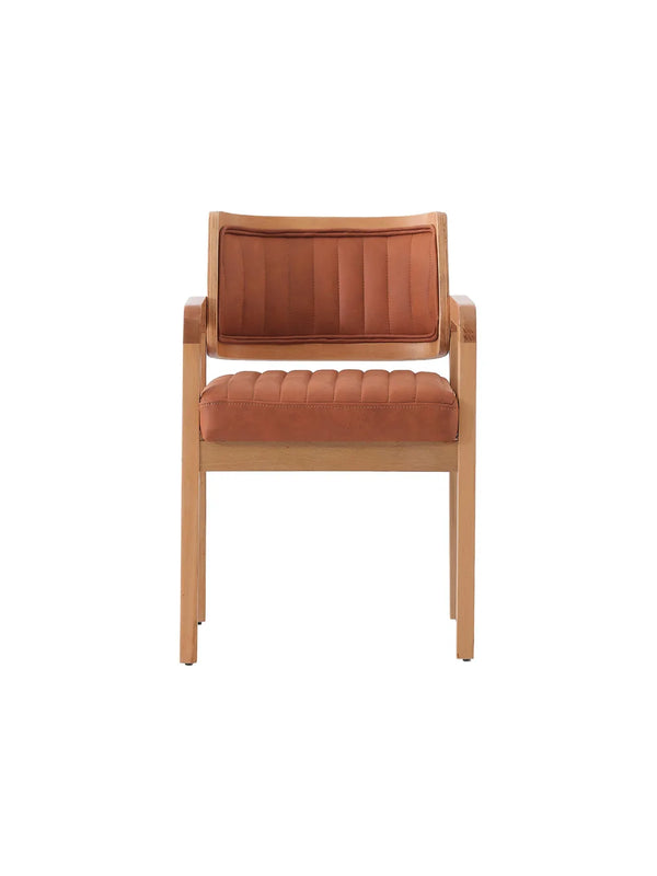 Sedia Dallas vista frontale: schienale e seduta cognac con cuciture cannettate