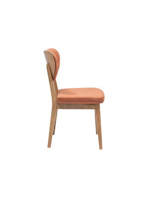 Sedia New Latina vista laterale con schienale capitonné e gambe in legno chiaro