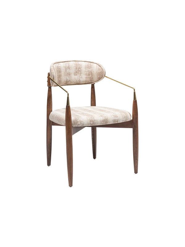Sedia da pranzo Sirius vista di tre quarti in tessuto beige melange con braccioli in metallo finitura oro