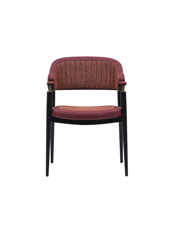 Sedia Velar vista frontale con schienale cannettato bordeaux e gambe nere affusolate