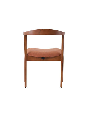Sedia Wood vista frontale ad altezza seduta, schienale a fascia curva e seduta effetto scamosciato
